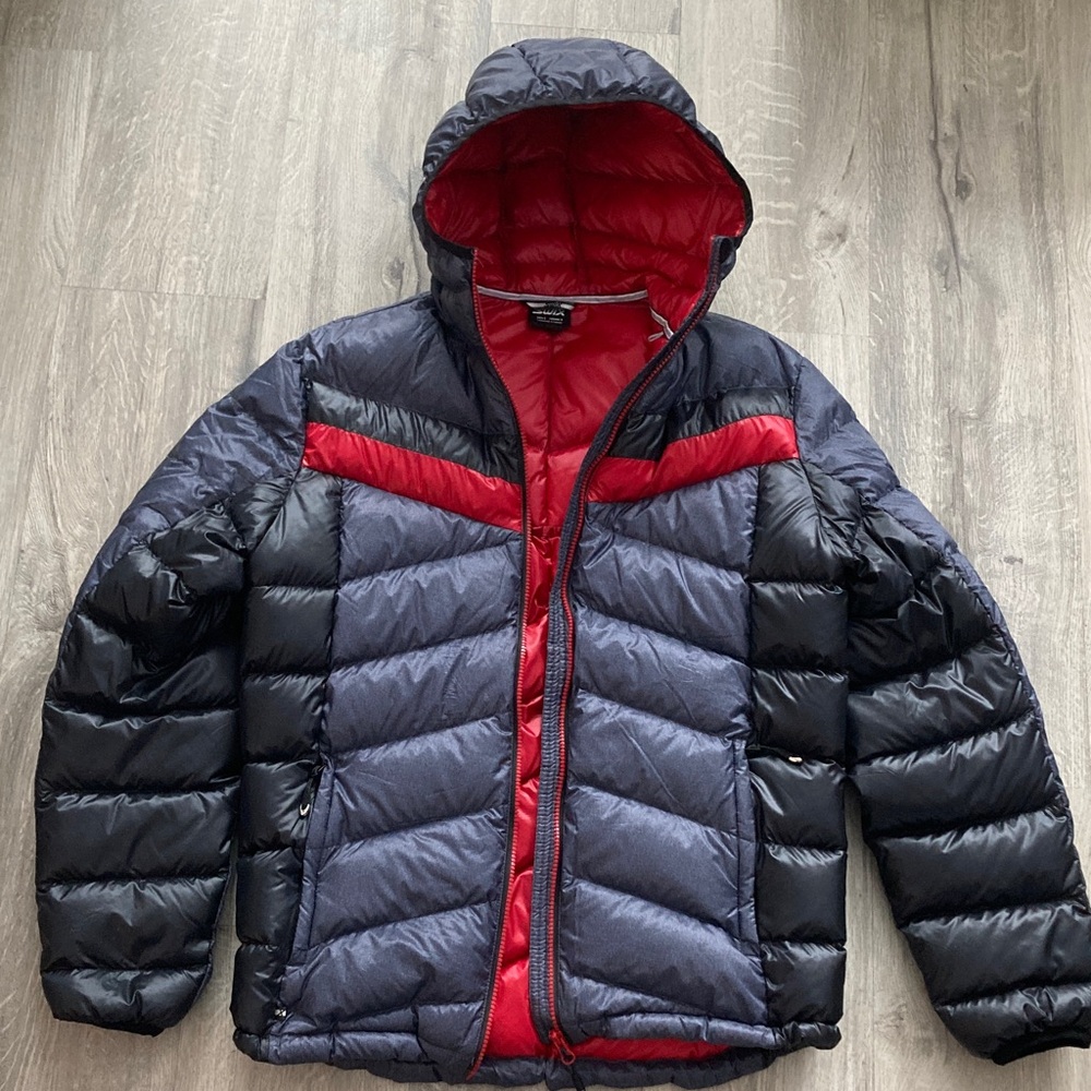 SWIX - Stylish Black and Red Puffer Jacket for Men